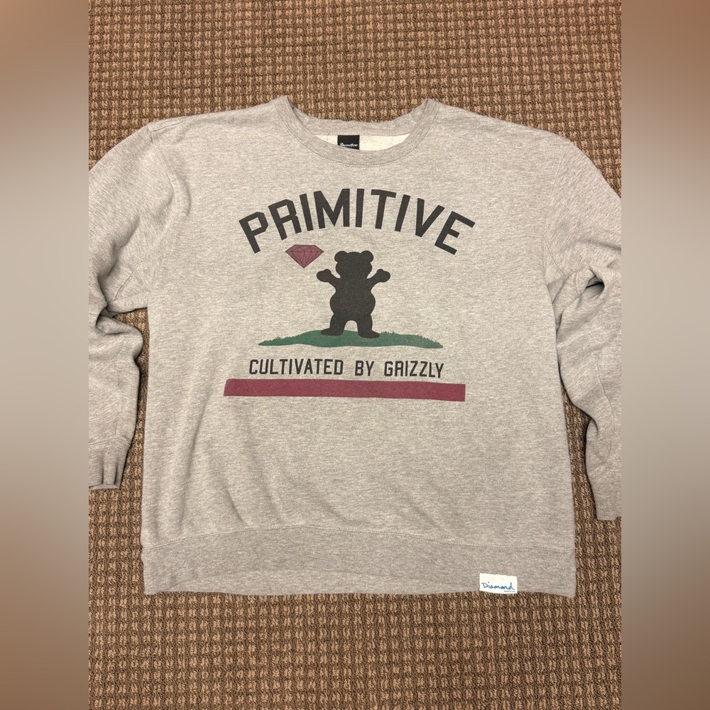 Primitive Men's Light Gray Crewneck with Grizzly Graphic